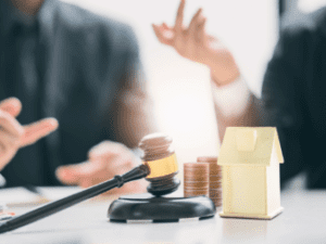 Imovel indivisivel em copropriedade pode ser leiloado mas penhora so deve recair sobre cota do devedor